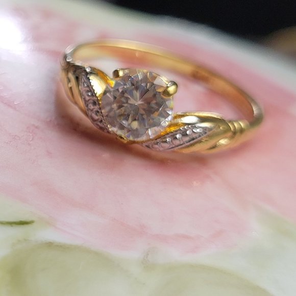 Promise Ring 8mm 1CT+ High Quality Cubic Zirconia Size 9 Vintage 18k HGE VARGAS - Picture 1 of 6